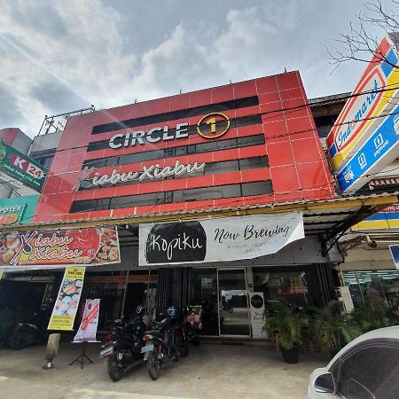 Hotel Circle One à Palembang Extérieur photo