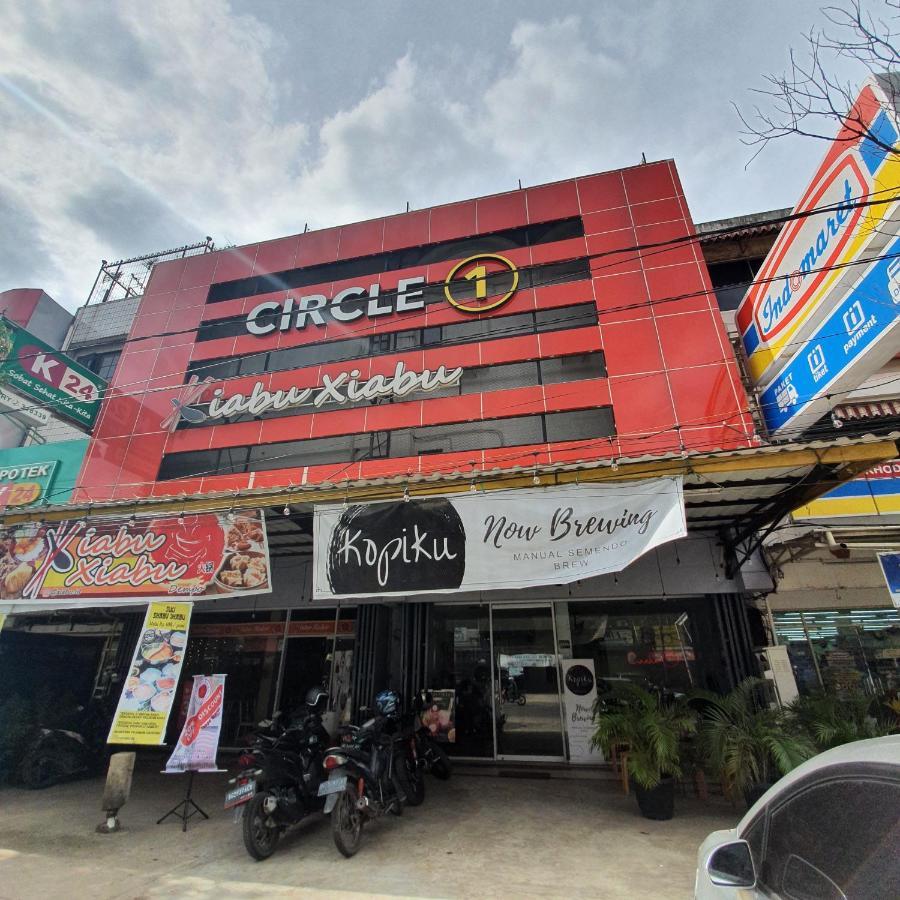 Hotel Circle One à Palembang Extérieur photo